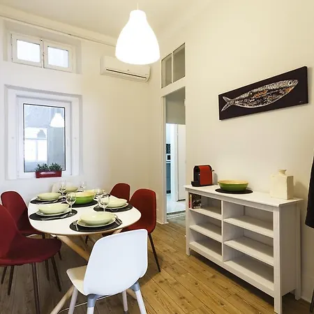 Whome | Fanqueiros Downtown Typical Apartment * Lissabon